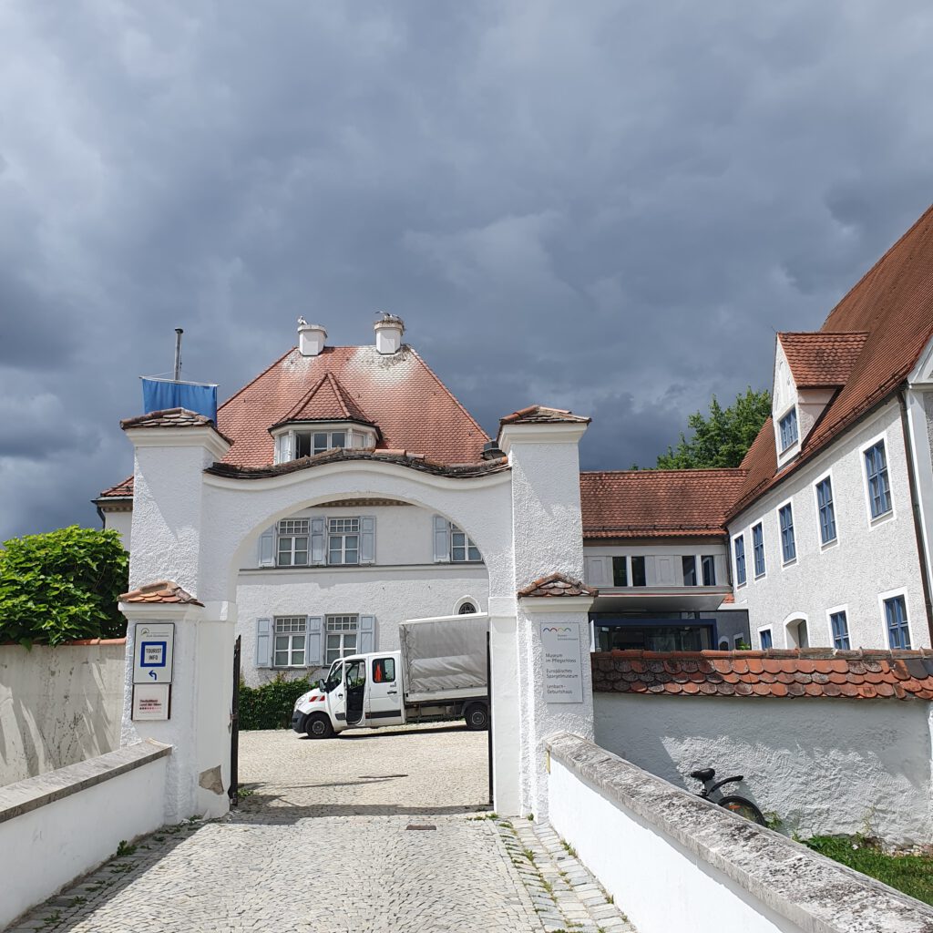Bibliothek im Pflegschloss